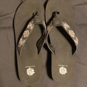 Yellowbox aztec detailed flip flops, excellent used condition.